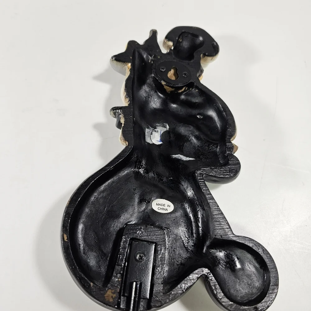 Model Chef Serving Fruit Wine Resin Wall Decor With Hanging Hook